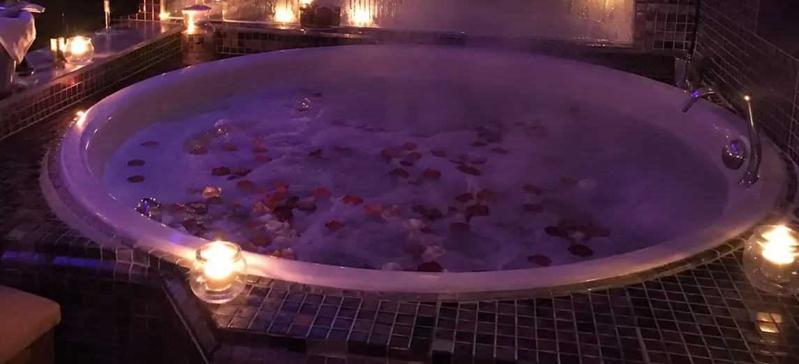 Jakuzili vip oda — Lila Spa, Bahçelievler misafirlerine hizmet veren salon