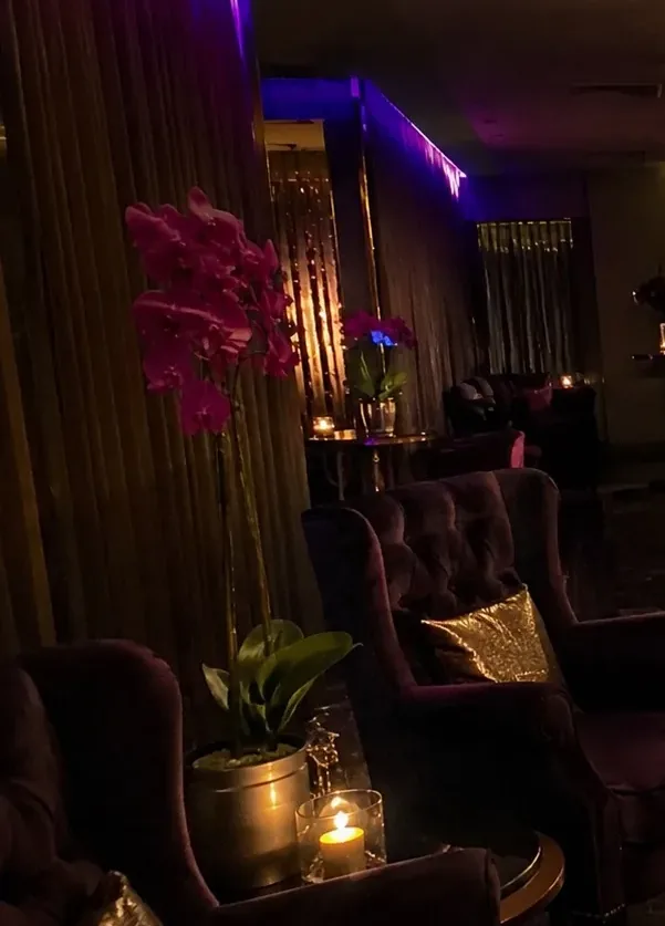 Bekleme alanı koltukları — Lila Spa, Bahçelievler misafirlerine hizmet veren salon